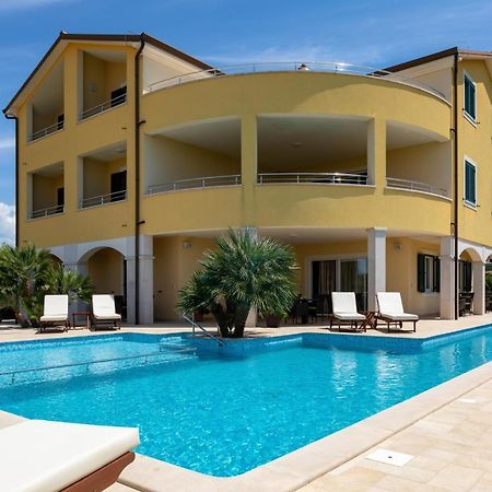 B&B Villa Oasa 1 罗维尼 外观 照片