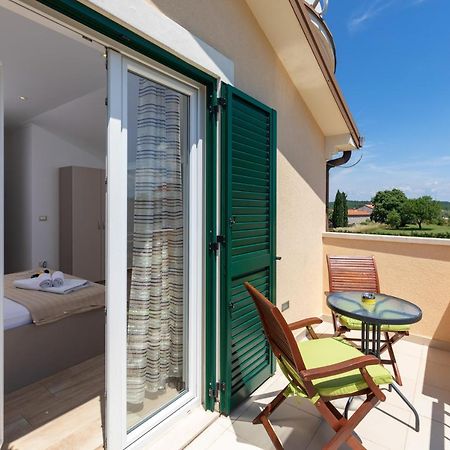 B&B Villa Oasa 1 罗维尼 外观 照片