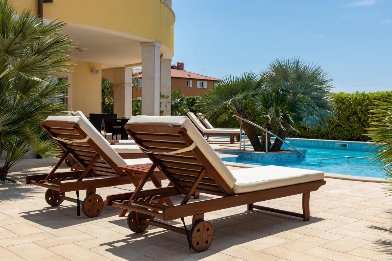 B&B Villa Oasa 1 罗维尼 外观 照片