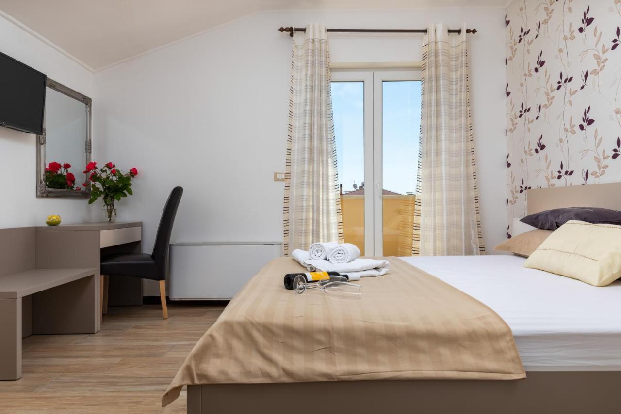 B&B Villa Oasa 1 罗维尼 外观 照片