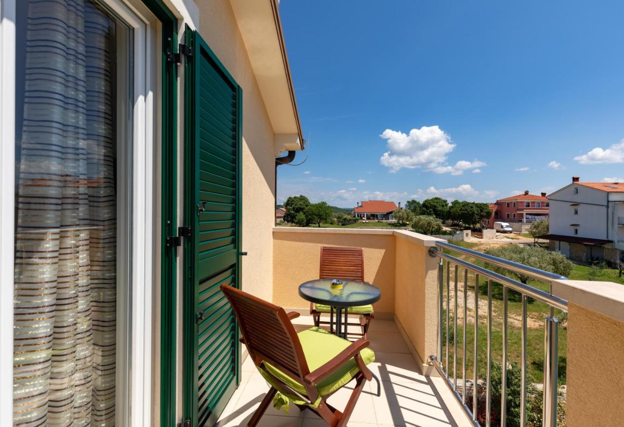 B&B Villa Oasa 1 罗维尼 外观 照片