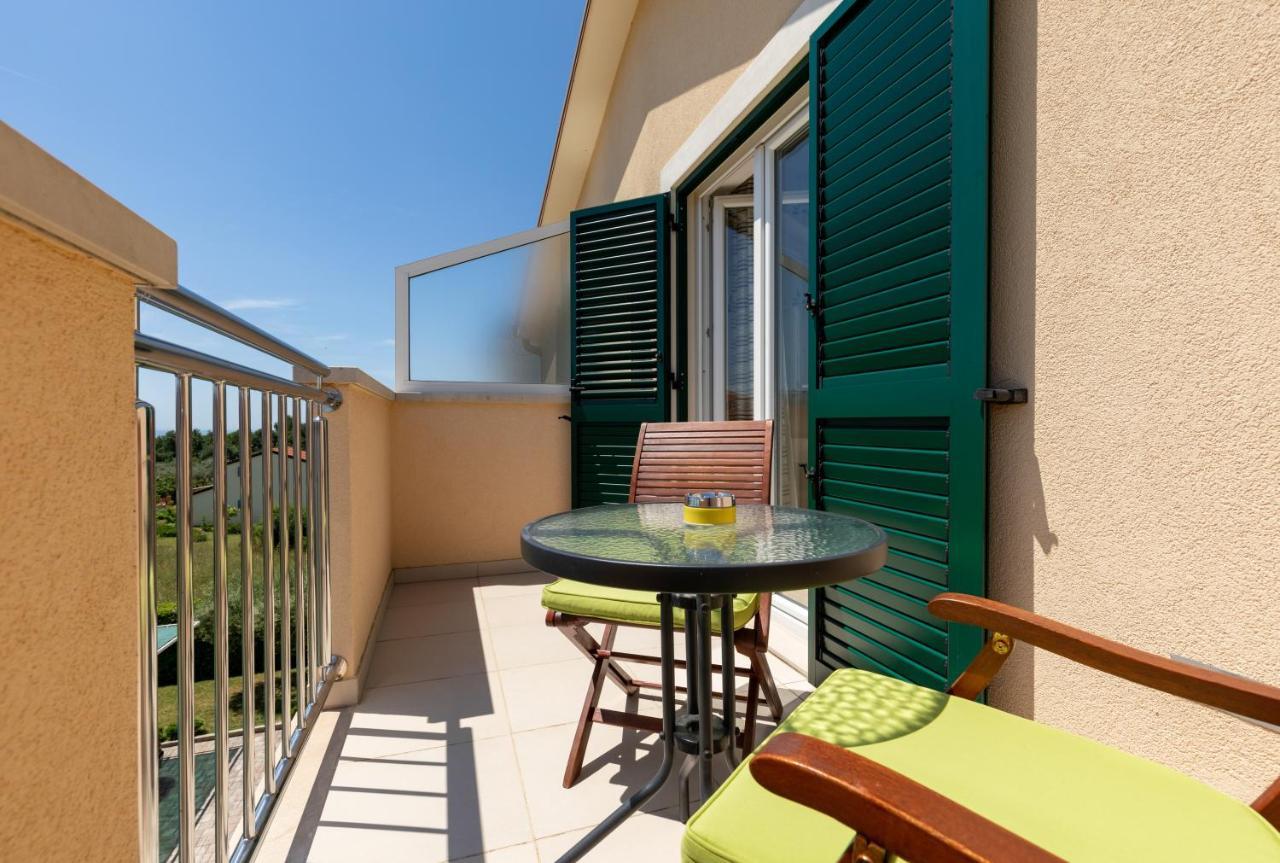 B&B Villa Oasa 1 罗维尼 外观 照片