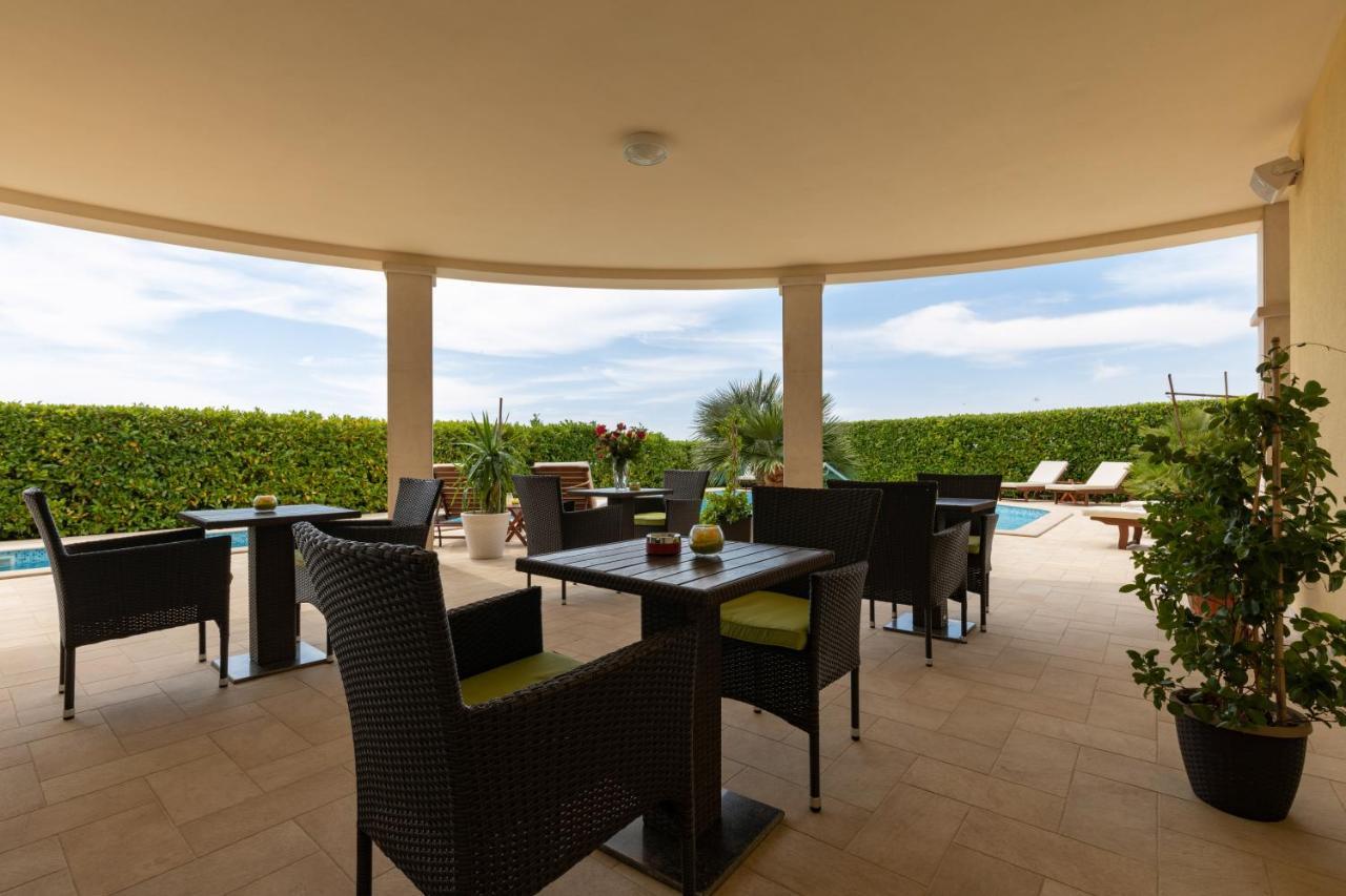B&B Villa Oasa 1 罗维尼 外观 照片