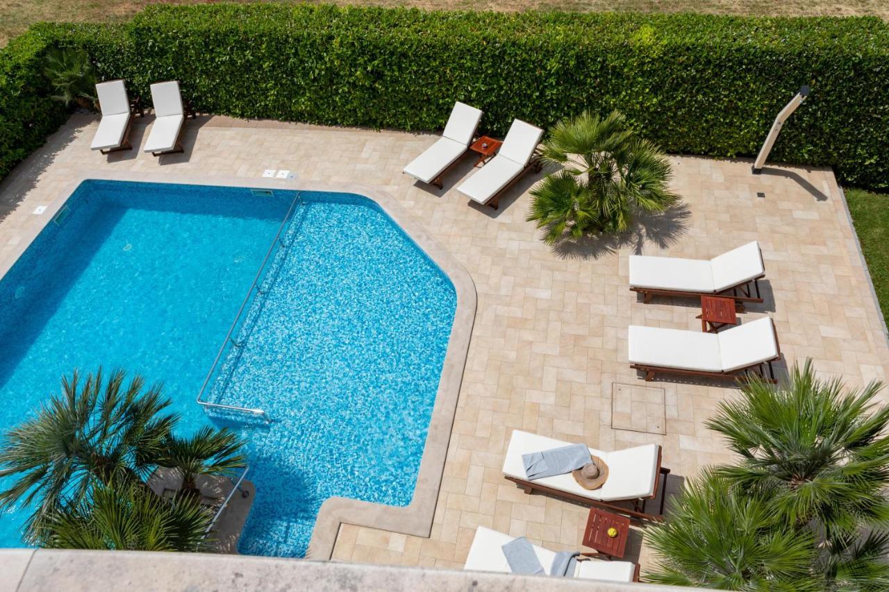 B&B Villa Oasa 1 罗维尼 外观 照片