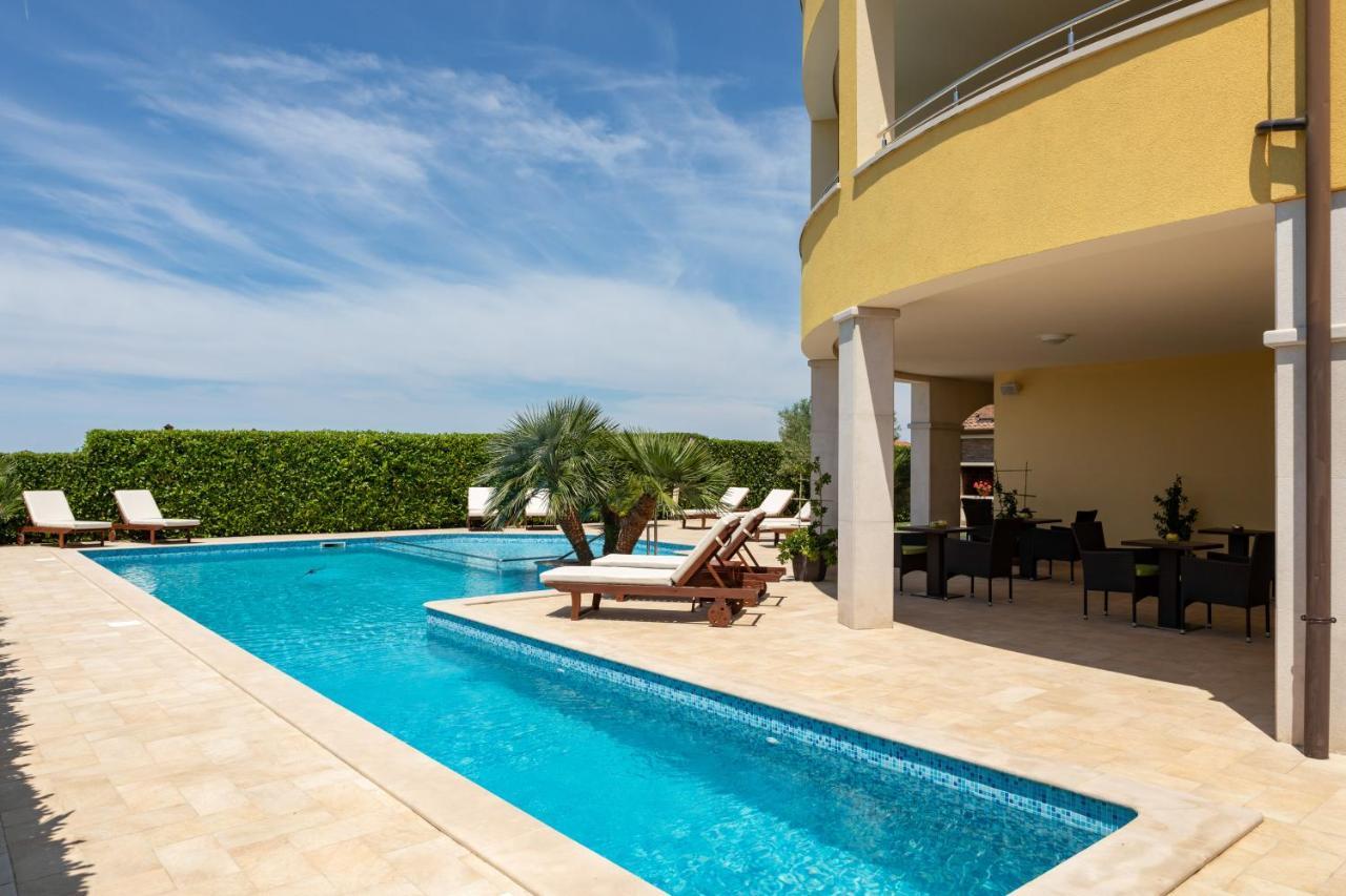 B&B Villa Oasa 1 罗维尼 外观 照片