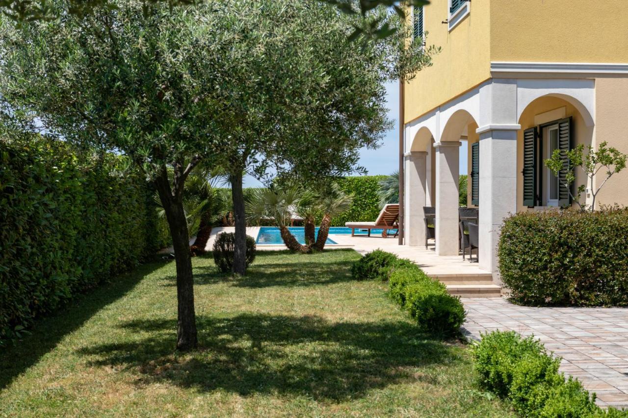 B&B Villa Oasa 1 罗维尼 外观 照片