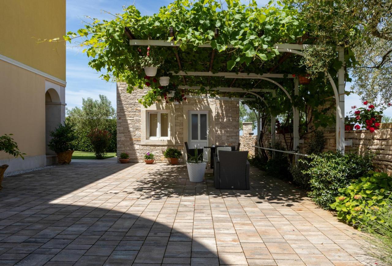 B&B Villa Oasa 1 罗维尼 外观 照片