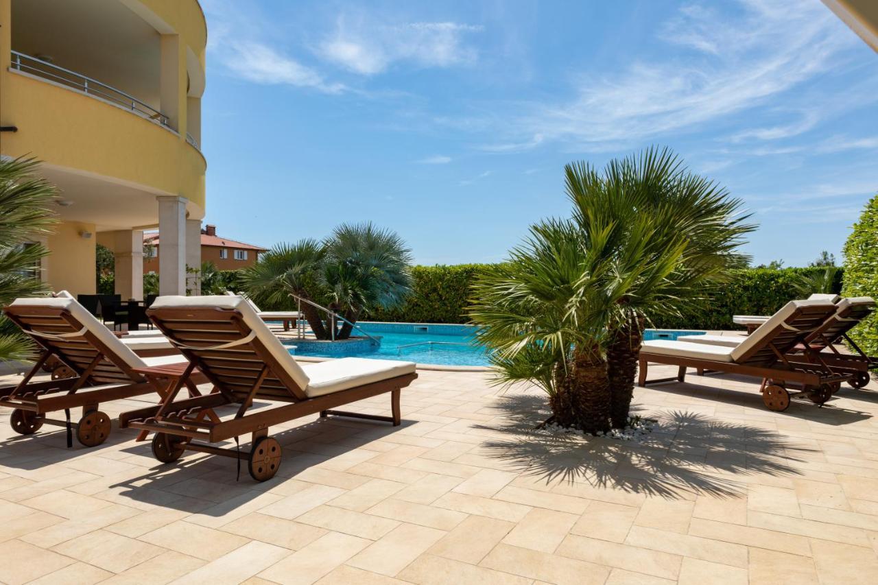B&B Villa Oasa 1 罗维尼 外观 照片