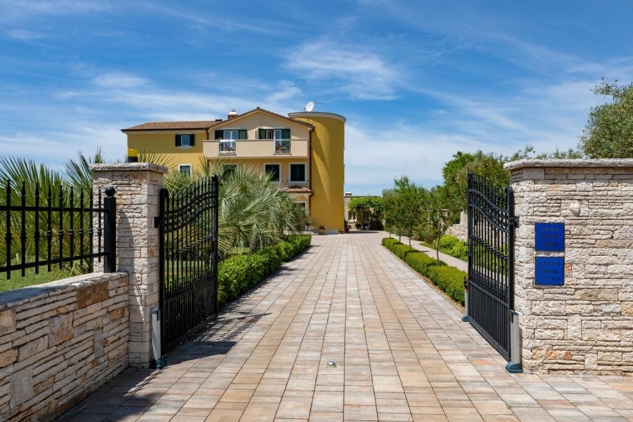 B&B Villa Oasa 1 罗维尼 外观 照片