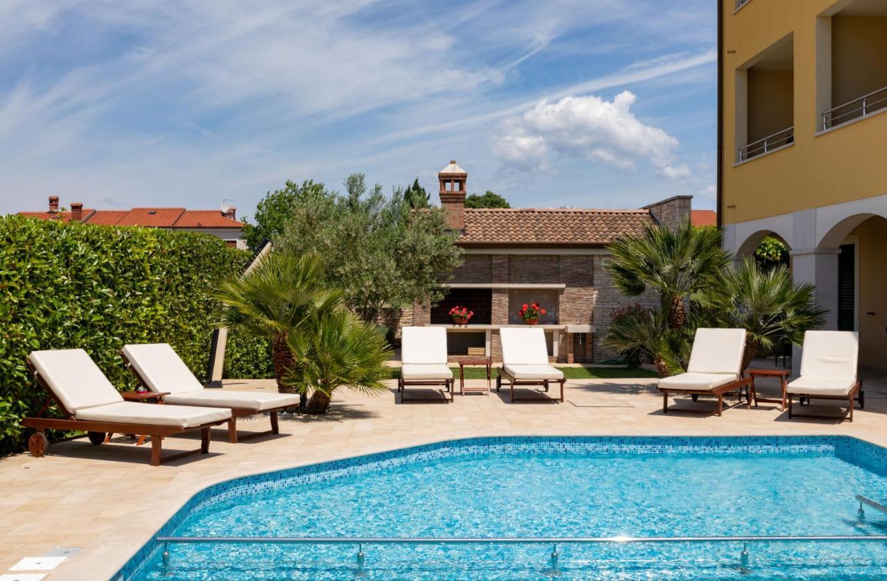 B&B Villa Oasa 1 罗维尼 外观 照片