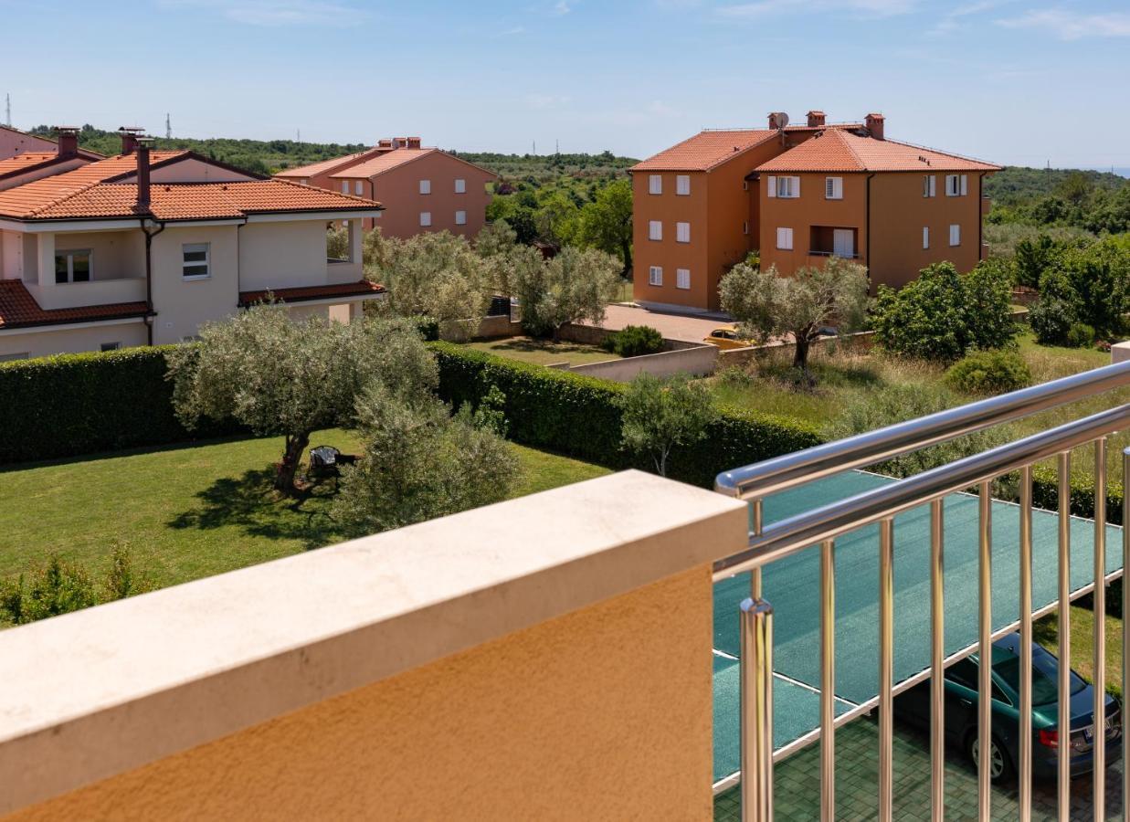 B&B Villa Oasa 1 罗维尼 外观 照片