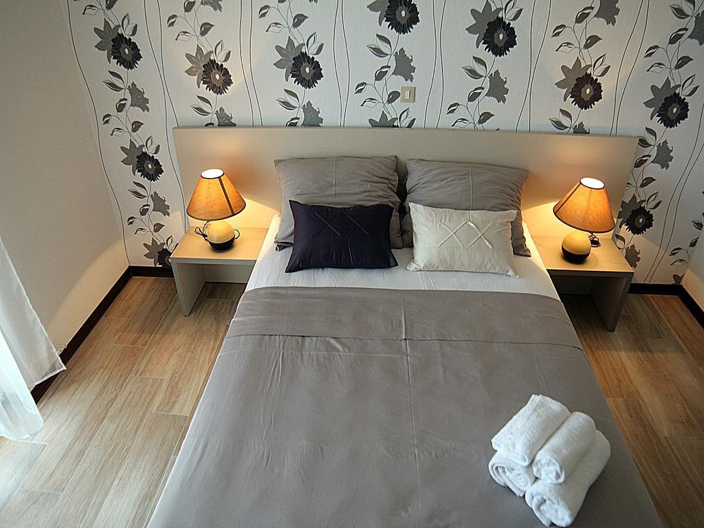 B&B Villa Oasa 1 罗维尼 外观 照片