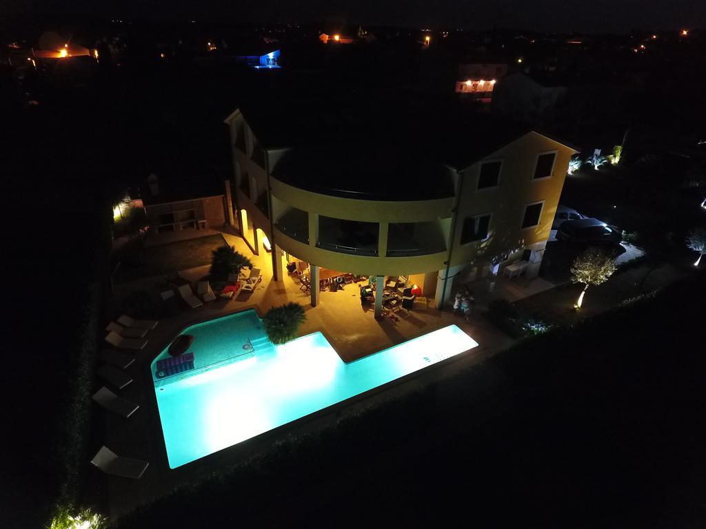 B&B Villa Oasa 1 罗维尼 外观 照片