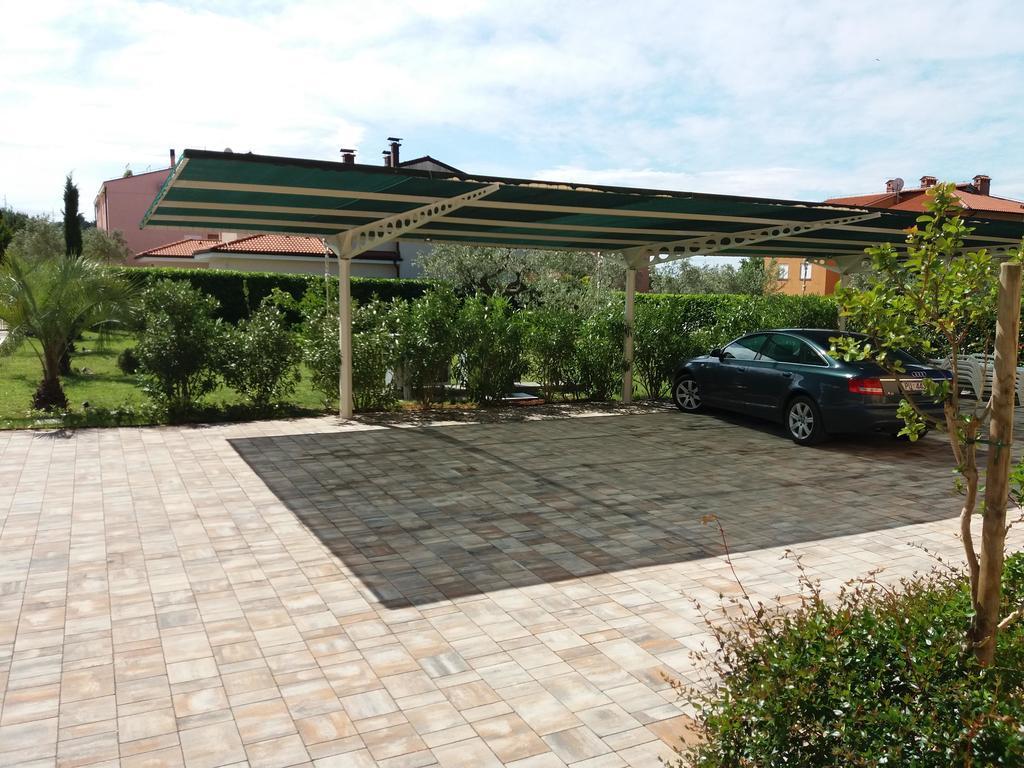 B&B Villa Oasa 1 罗维尼 外观 照片